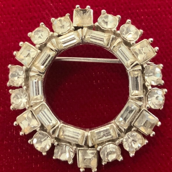 Jewelry - Vintage Brooch